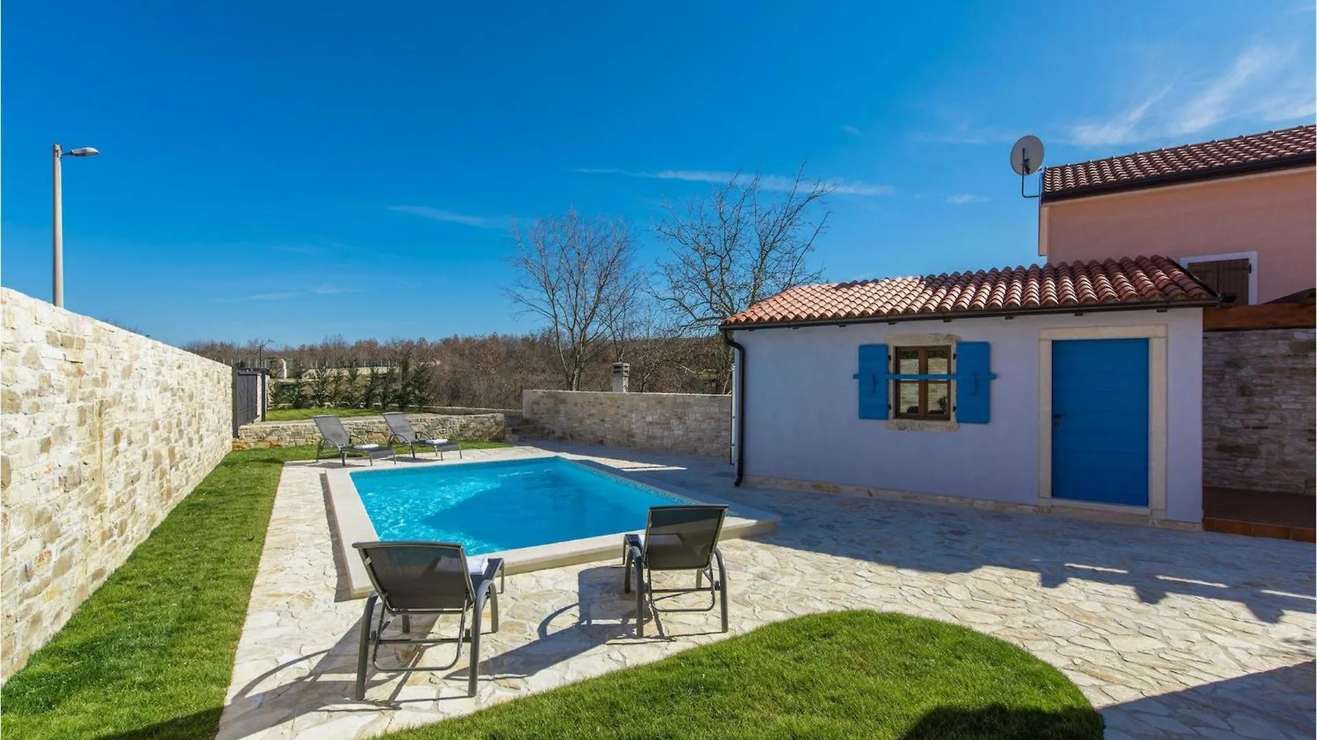 Villa Croc Bibali 0*,  Croatia