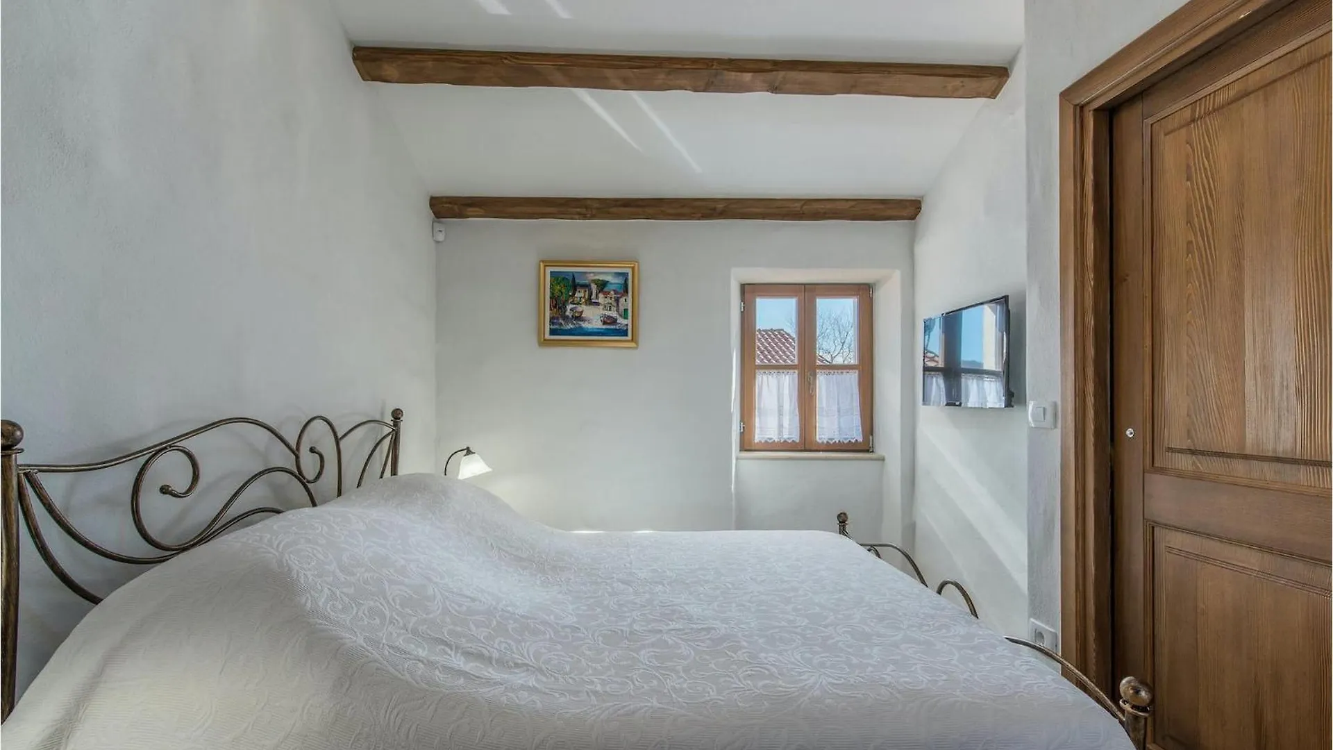 Villa Croc Bibali 0*,  Croatia